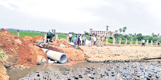 కదడ చరవ అలగ ధవస Kodada Cheruvu Alugu destroyed