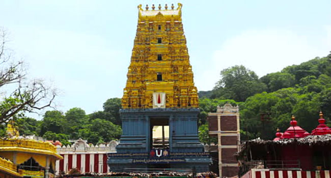 Simhachalam Video: సింహాచలం అప్పన్న ఆలయంలో అపచారం