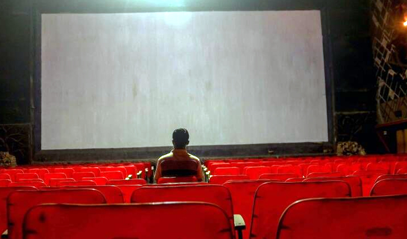 భర్త Cinemaకు తీసుకెళ్లలేదని ఆత్మహత్య