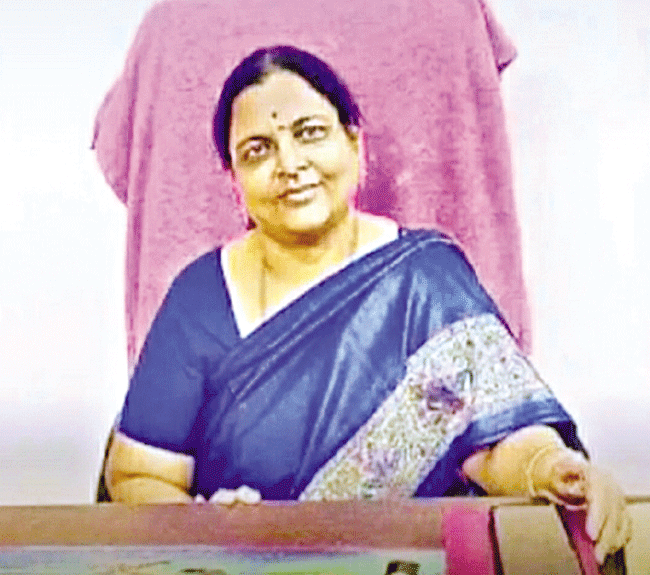 శ్రీకాకుళం డీఎంహెచ్‌వోగా మీనాక్షి