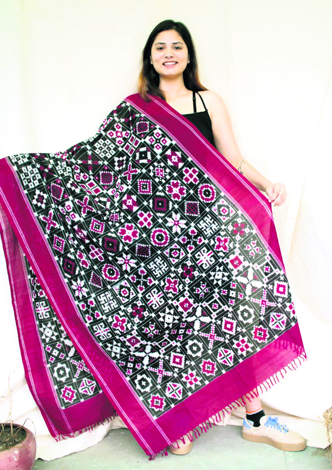 పోచంపల్లి ఇక్కత్‌ నైపుణ్యానికి పోస్టల్‌ గౌరవం