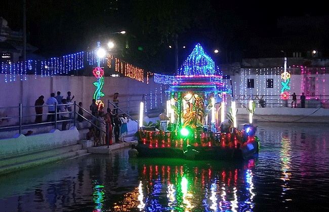 కన్నులపండువగా శ్రీకృష్ణసమేత గోదాదేవి తెప్పోత్సవం