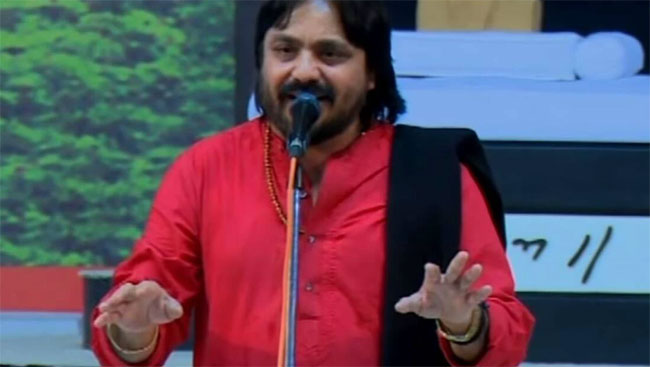 దళితులపై అనుచిత వ్యాఖ్యలు.. folk singer Yogesh Gadhvi పై కేసు
