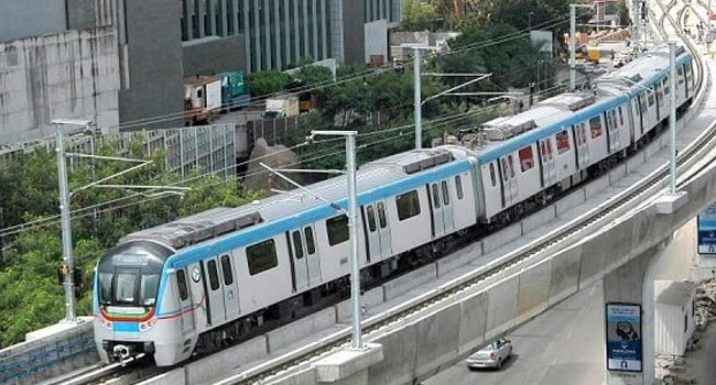 హైదరాబాద్‌లో మరోసారి నిలిచిన Metro trains సర్వీసులు