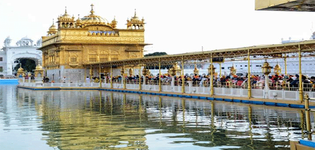 Amritsar Golden Temple వెలుపల ఖలిస్థాన్ అనుకూల నినాదాలు