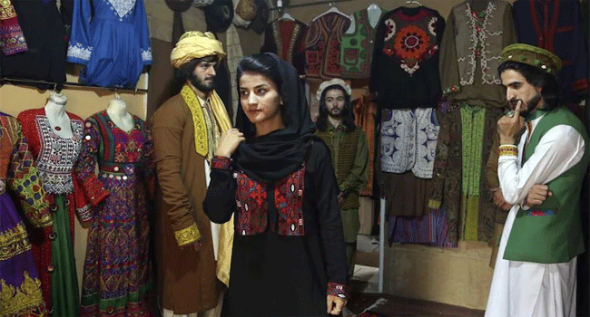 Afghan ఫ్యాషన్ మోడల్‌ అరెస్ట్...తాలిబన్ల దుశ్చర్య