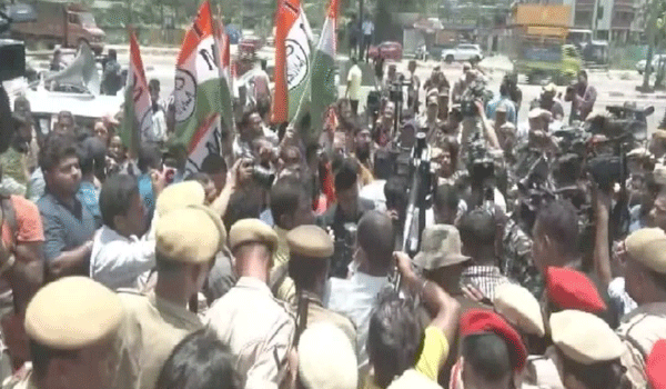 Maharastra political crisis: రెబల్ ఎమ్మెల్యేల హోటల్ వద్ద TMC ఎమ్మెల్యేల ఆందోళన.. మాతో 20 మంది టచ్‌లో ఉన్నారు: సంజయ్ రౌత్