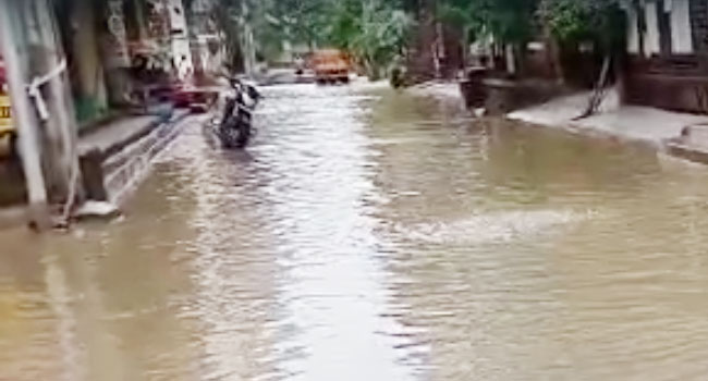 Flood disaster: కుత్బుల్లాపూర్‌లో వరద బీభత్సం.. నీట మునిగిన కాలనీలు