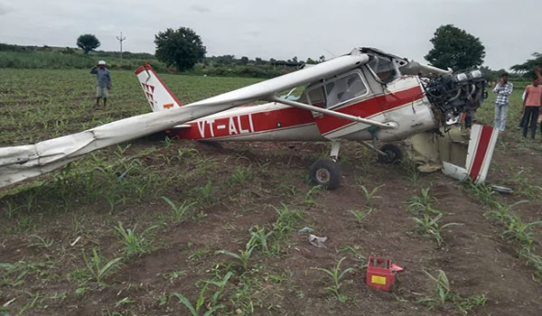 Trainer Aircraft Crashes : మహారాష్ట్రలో కూలిన ట్రైనర్ విమానం..