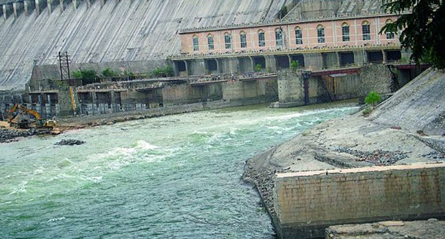 Nagarjunasagar dam ఎడవ కాల్వ ద్వారా నీటి విడుదల