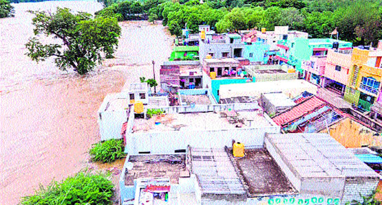 flood water : కావేరికి కొనసాగుతున్న వరద