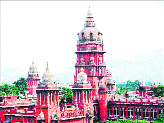 Madras High Court: మద్యంమత్తులో వాహనం నడిపితే సహచరులూ బాధ్యులే