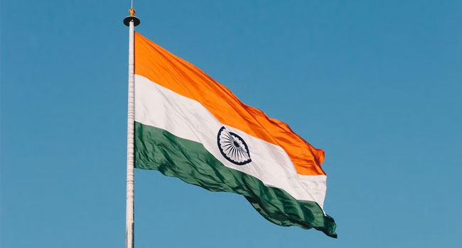 National flag: విజయవాడలో జాతీయ జెండాకు అవమానం