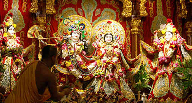 krishnashtami celebrations: విజయవాడ ఇస్కాన్ మందిర్‌లో కృష్ణ జన్మాష్టమి వేడుకలు
