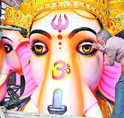 Khairatabad : మహా గణపతిం మనసా స్మరామి