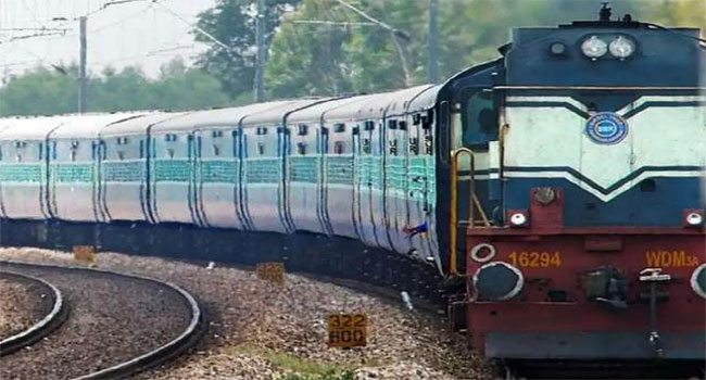 Indian Railways: రైల్వే ప్రయాణికులకు ఐఆర్‌సీటీసీ షాక్