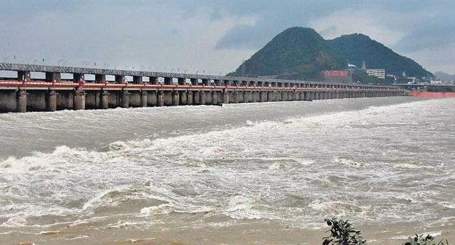 AP News: కృష్ణా నదికి వరద ఉధృతి... అధికారుల అప్రమత్తం