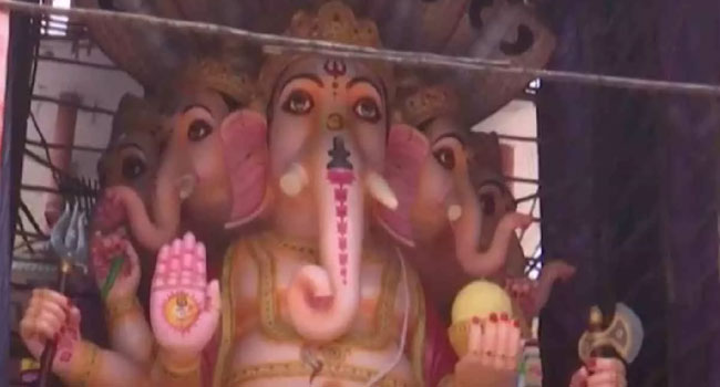 Khairatabad Maha Ganesh: శోభాయాత్రకు సిద్ధమవుతున్న ఖైరతాబాద్ గణేష్
