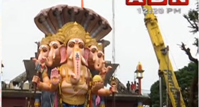 Khairatabad Bada Ganesh: ఖైరతాబాద్ మహాగణపతి శోభాయాత్ర ప్రారంభం