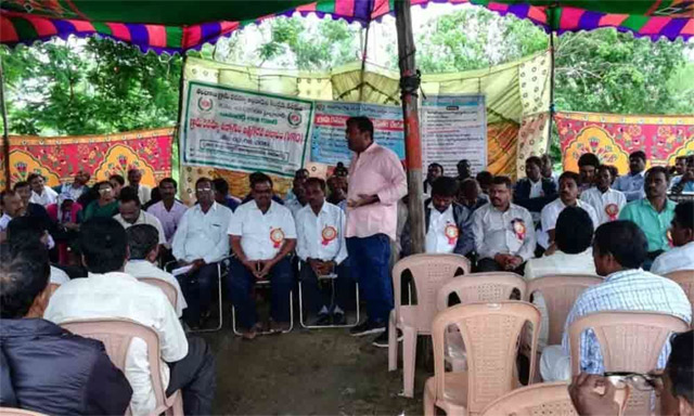 Warangal: జిల్లా వ్యాప్తంగా వీఆర్ఏల అరెస్ట్