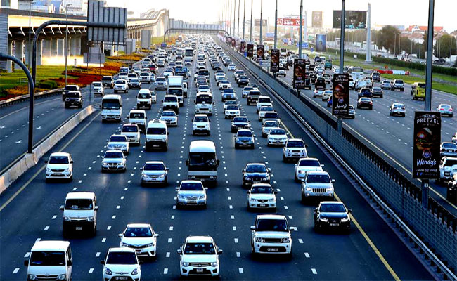 UAE Traffic Rules: ప్రవాసులూ జర జాగ్రత్త.. దుబాయిలో వీటిని పాటించకపోతే ఏకంగా రూ.65 వేల జరిమానా తప్పదు..!