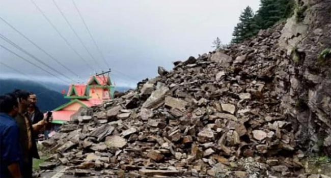Nepal: కొండచరియలు విరిగిపడి 13 మంది మృతి, 10 మంది గల్లంతు
