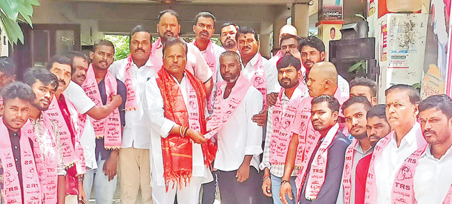 మతతత్వ శక్తుల కుట్రలను తిప్పికొట్టాలి