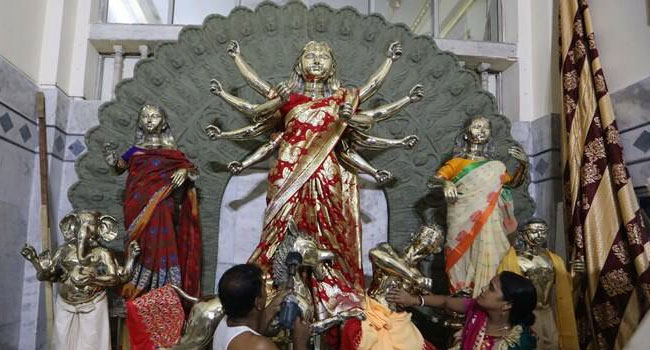 Durga Puja: 8 లోహాలతో తయారైన దుర్గా విగ్రహం 11 అడుగుల ఎత్తు, 1000 కిలోల బరువు ఉంది.. అదెక్కడో తెలుసా?