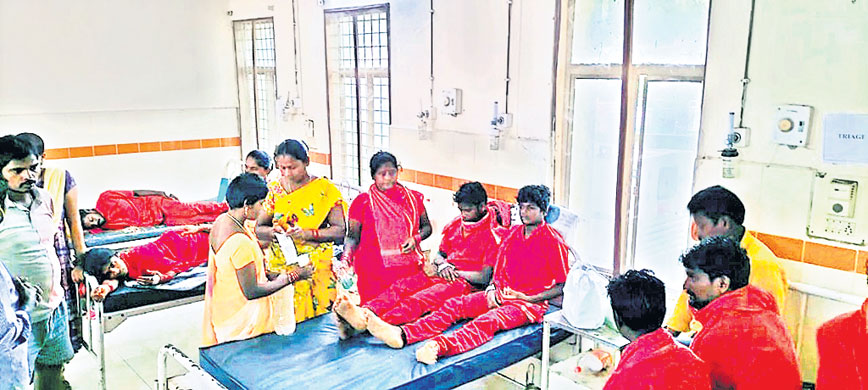 కలుషిత ఆహారం తిని 40 మంది భవానీలకు అస్వస్థత