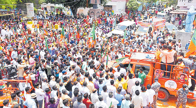 ఓరుగల్లులో ఎన్నికల హోరు