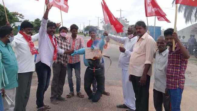 పెట్రోల్‌, డీజిల్‌ ధరలు జీఎస్టీ పరిధిలోకి తేవాలి : సీపీఎం