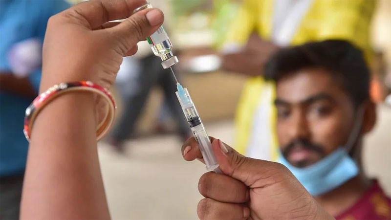 Covid Vaccinationలో టాప్... హిమాచల్ ప్రదేశ్... రెండవ స్థానంలో ఢిల్లీ!