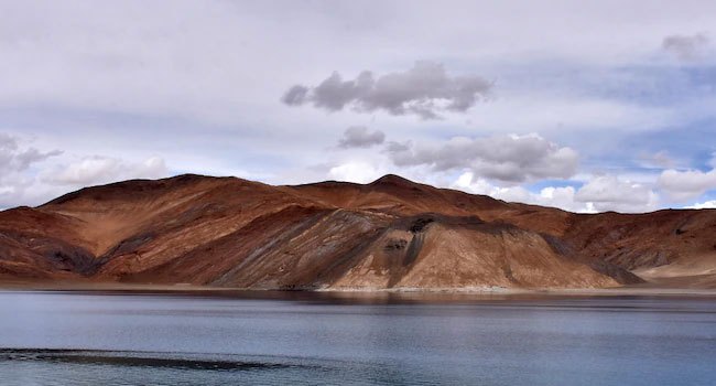 Ladakh: త్వరలో భారత్, చైనా మిలిటరీ అధికారుల సమావేశం