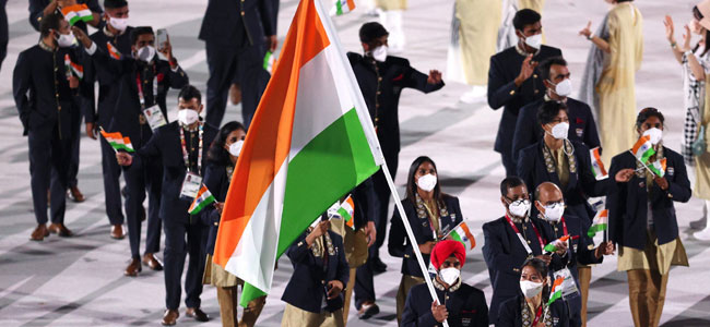 Tokyo Olympics 2020: ప్రారంభమైన ఒలింపిక్స్.. భారత బృందాన్ని నడిపించిన మన్‌ప్రీత్, మేరీకోమ్