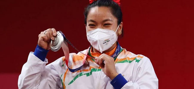 Tokyo Olympicsలో సంచలనం.. మీరాబాయి చానుకు బంగారు పతకం ఛాన్స్?