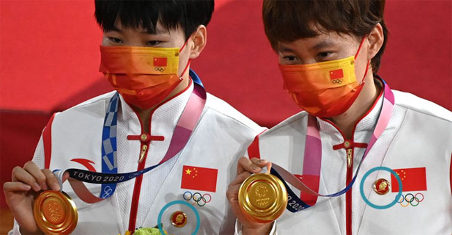 Tokyo Olympics: ఇద్దరు చైనీస్ గోల్డ్‌మెడలిస్టుల నిర్వాకం.. దర్యాప్తునకు ఆదేశించిన ఐఓసీ