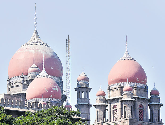 అక్రమ నిర్మాణాలపై చర్యలేవీ?