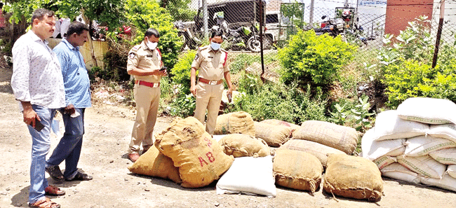 భారీగా గుట్కా, ఖైనీ స్వాధీనం