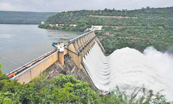 గేట్లు భద్రమేనా!