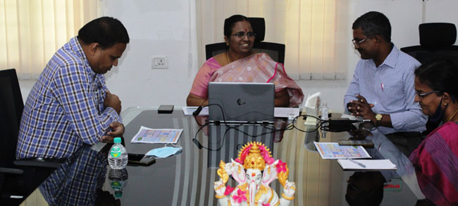 Loading Raksha Vc మహిళలకు రక్ష.. దిశ యాప్ : వీసీ | Raksha for women Direction app VC