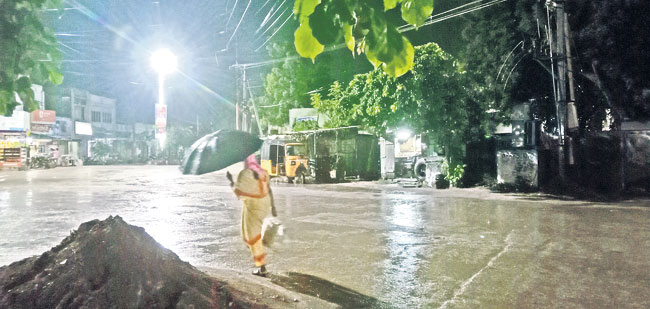 జిల్లాలో కురిసిన వర్షం