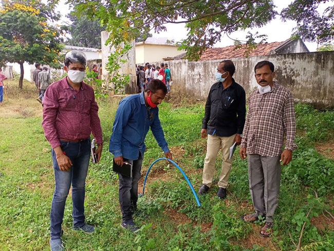 పాఠశాలలను సందర్శించిన అధికారులు, ప్రజాప్రతినిధులు