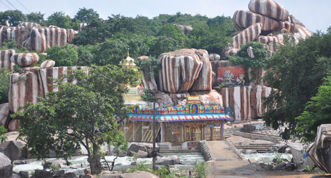 Telangana: ఏడుపాయల వనదుర్గమాత ఆలయం మూసివేత
