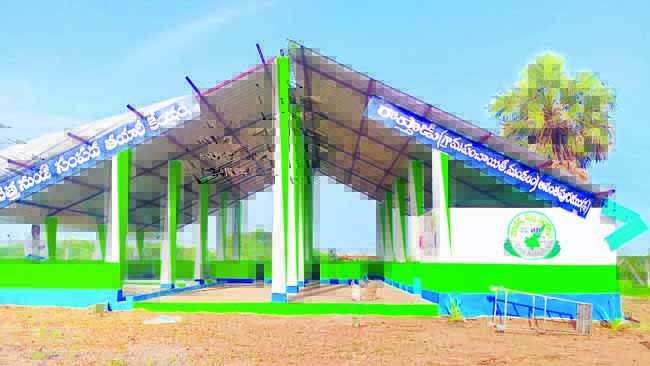 సంపద తయారీ కేంద్రాలకు వైసీపీ రంగులు