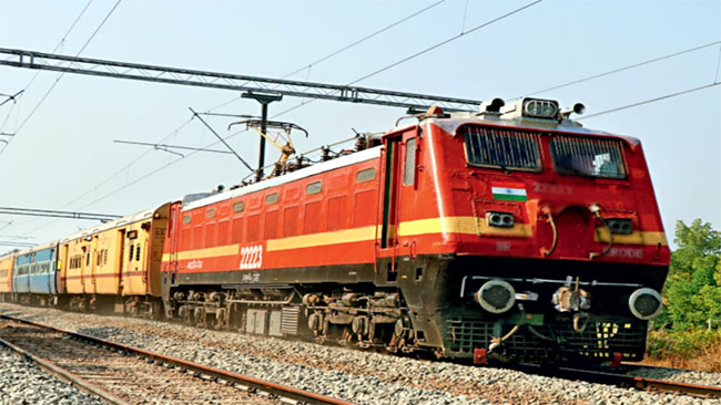 Railways: ఆ మరకల క్లీనింగ్‌కి ఏటా రూ.12 వందల కోట్లు