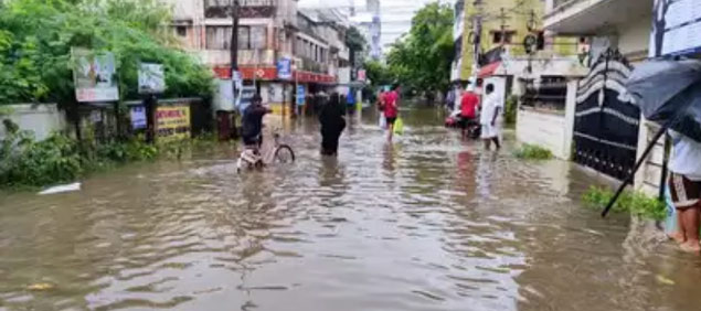 చెన్నైకి flood alert: ముంచెత్తుతున్న భారీ వర్షాలు