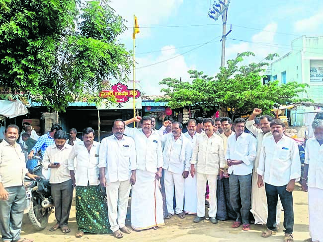 మూడు రాజధానుల ఉపసంహరణపై సంబరాలు