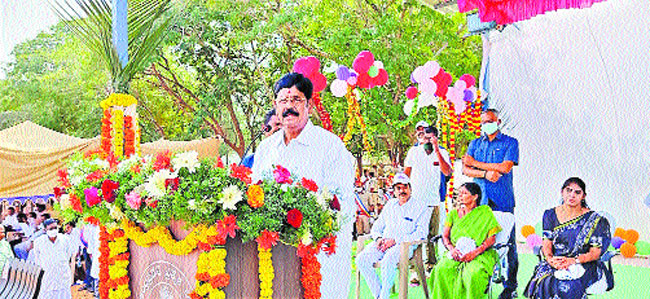 నక్సలిజం తగ్గింది.. మాఫియా పెరిగింది!