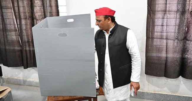 UP Elections: అఖిలేష్ యాదవ్‌పై ఎఫ్ఐఆర్
