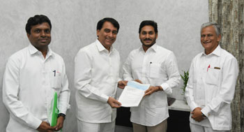 డీమార్ట్ అధినేత 155 కోట్ల విరాళం